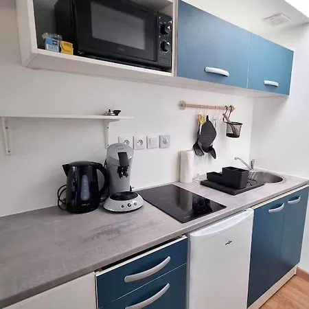 Le Petit Chateau Avesnois - En Rez De Jardin Avec Terrasse Privee 公寓