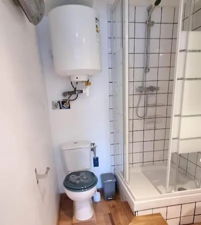 公寓 Le Petit Chateau Avesnois - En Rez De Jardin Avec Terrasse Privee