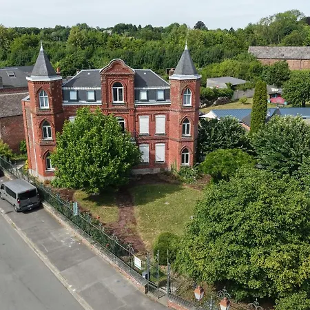 公寓 Le Petit Chateau Avesnois - En Rez De Jardin Avec Terrasse Privee Avesnes-sur-Helpe